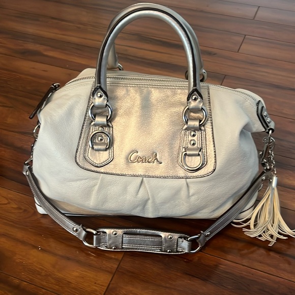 Coach Handbags - 🩶 VINTAGE COACH 🩶